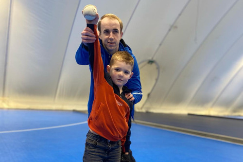 Honkbalclinic tijdens de jubileumweek van Sportstuif Basko 2024