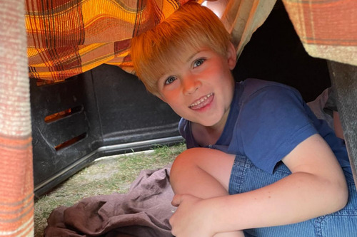 Hutten bouwen tijdens open dag Sportstuif Veldhoven Basko 2025